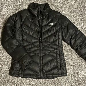 The NorthFace women's down puffer jacket size medium